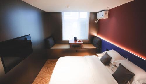 Queen Room