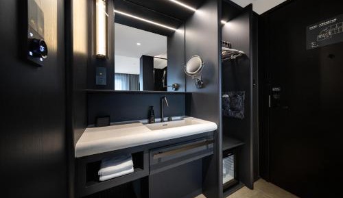 Comfort Queen Room