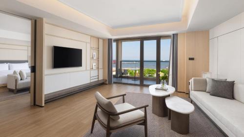 One-Bedroom Suite with Sea View