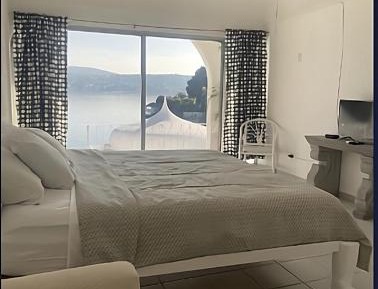 Suite with Lake View
