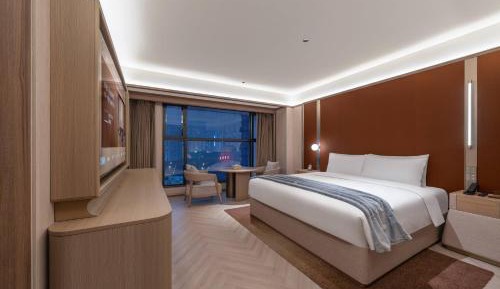 Deluxe Suite with Spa Bath