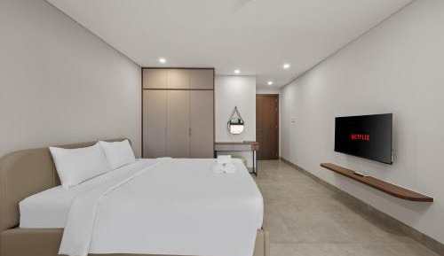 Studio Apartment with King Bed