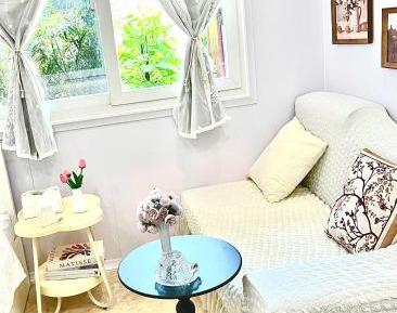 Queen Room