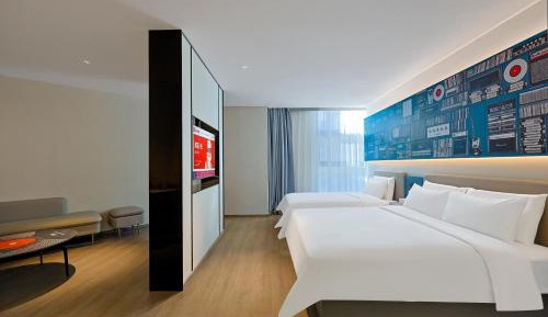 Deluxe Family Room