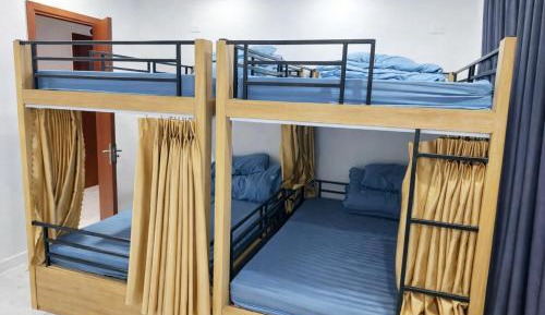 Single Bed in Mixed Dormitory Room