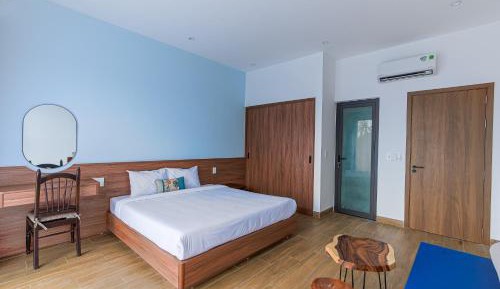 Deluxe Room (2 Adults + 1 Child)