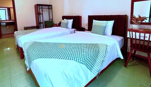 Twin Room with City View