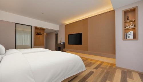 Twin Room with Private Bathroom