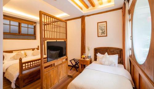 Deluxe Family Suite