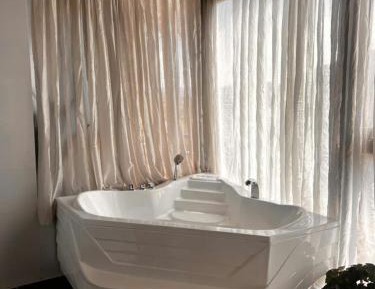 Room #704810935