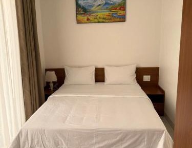 Standard Queen Room