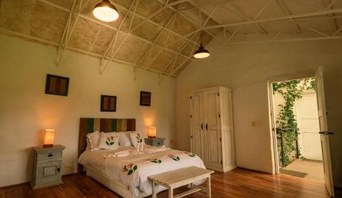 Suite with Mountain View