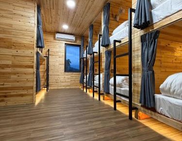 Bed in 10-Bed Mixed Dormitory Room