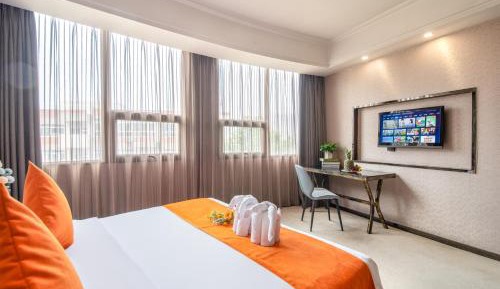 Standard Queen Room