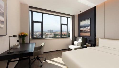 Elegant Queen Room