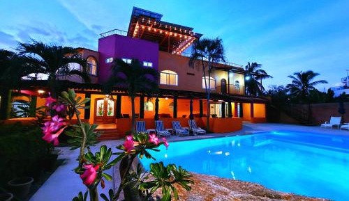 Apartment with Pool View 