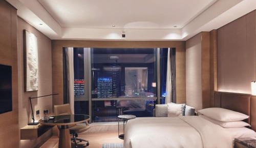 Deluxe Guest Room with 2 Double, City view