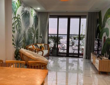 Three-Bedroom Apartment with Balcony