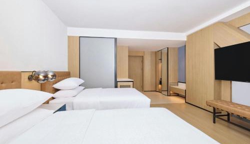 Landscape Double Room with Two Double Beds and Garden View