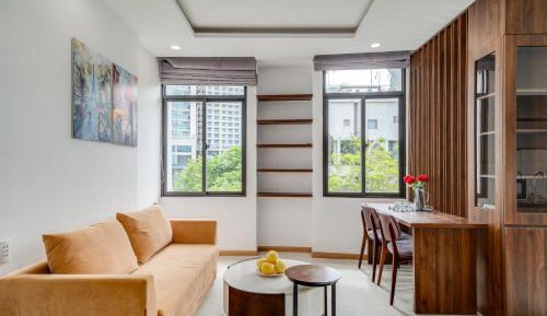 Deluxe One-Bedroom Apartment