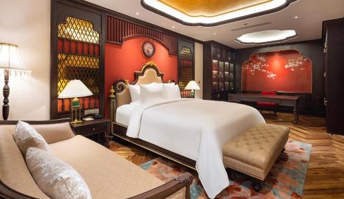 Presidential Queen Room with Balcony