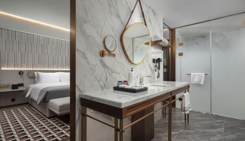 Standard King Room