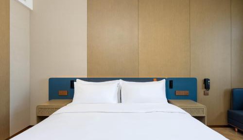 Standard King Room