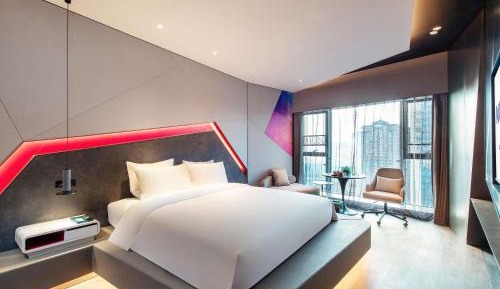 Deluxe King Room City View