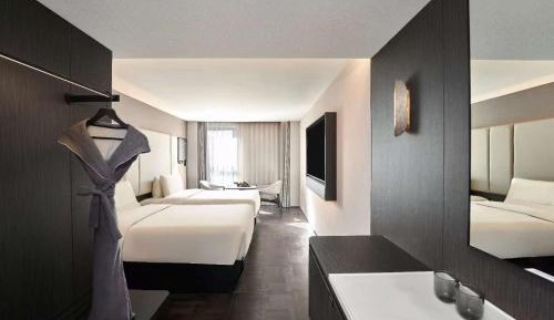 Premium Twin Room with River View