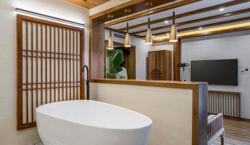 Suite with Spa Bath