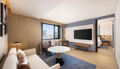 Junior King Suite