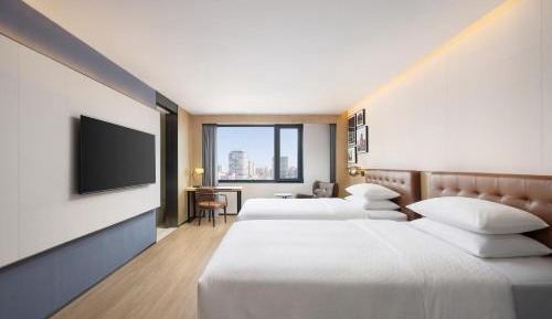 Classic Twin Room with City View