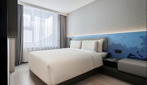 Standard Queen Room