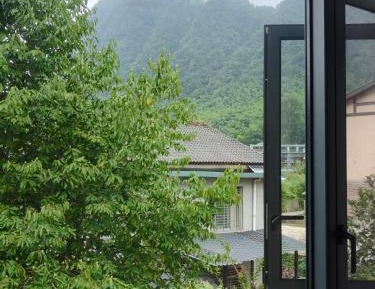 Deluxe Double Room (2 Adults + 1 Child)