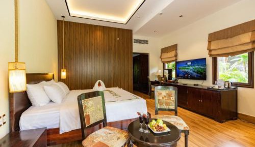 Diamond Bungalow with Garden View