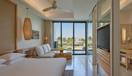 1 King Bed Ocean View with Daily Guest Activities