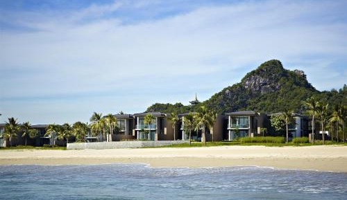 Three-Bedroom Pool Villa with Ocean View
