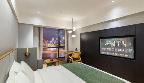 Deluxe Queen Room