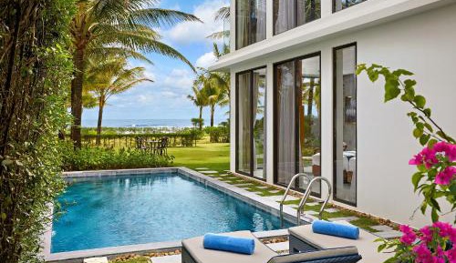 Two-Bedroom Beachfront Pool Villa
