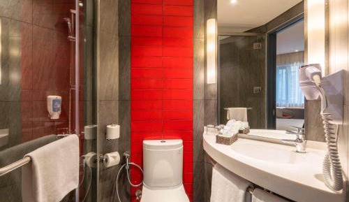 Standard Twin Room - Complimentary Round-trip Transfer to International Terminal upon request