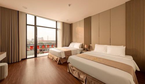 Triple Room with City View