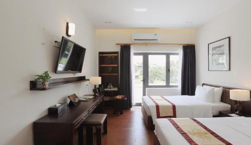 Premier Twin Room with Garden View