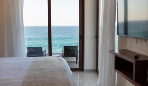 Two-Bedroom Deluxe Apartment with Balcony