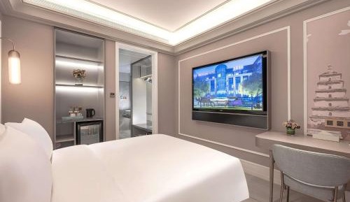 Standard King Room