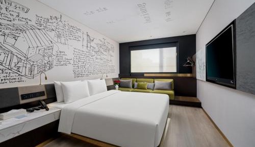 Queen Room