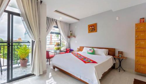 Deluxe Double Room (2 Adults + 1 Child)