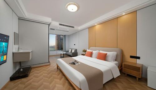 One-Bedroom Apartment with View