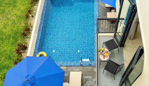 King Room with Pool View
