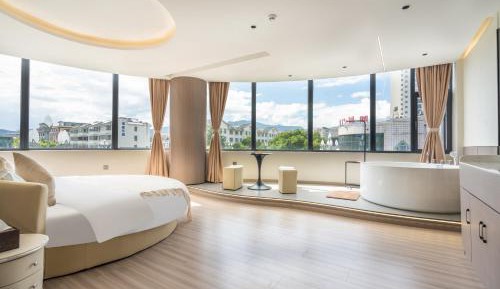 King Room with Mountain View