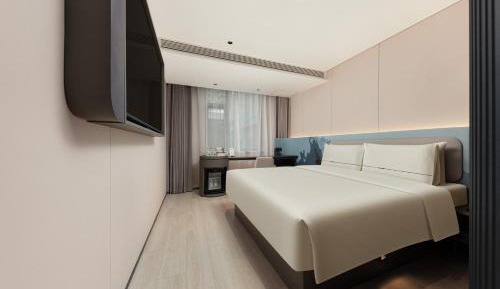 Comfort Queen Room